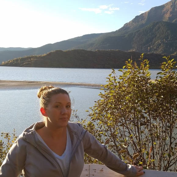 Meet your Posher, Avallon - Picture 1 of 1